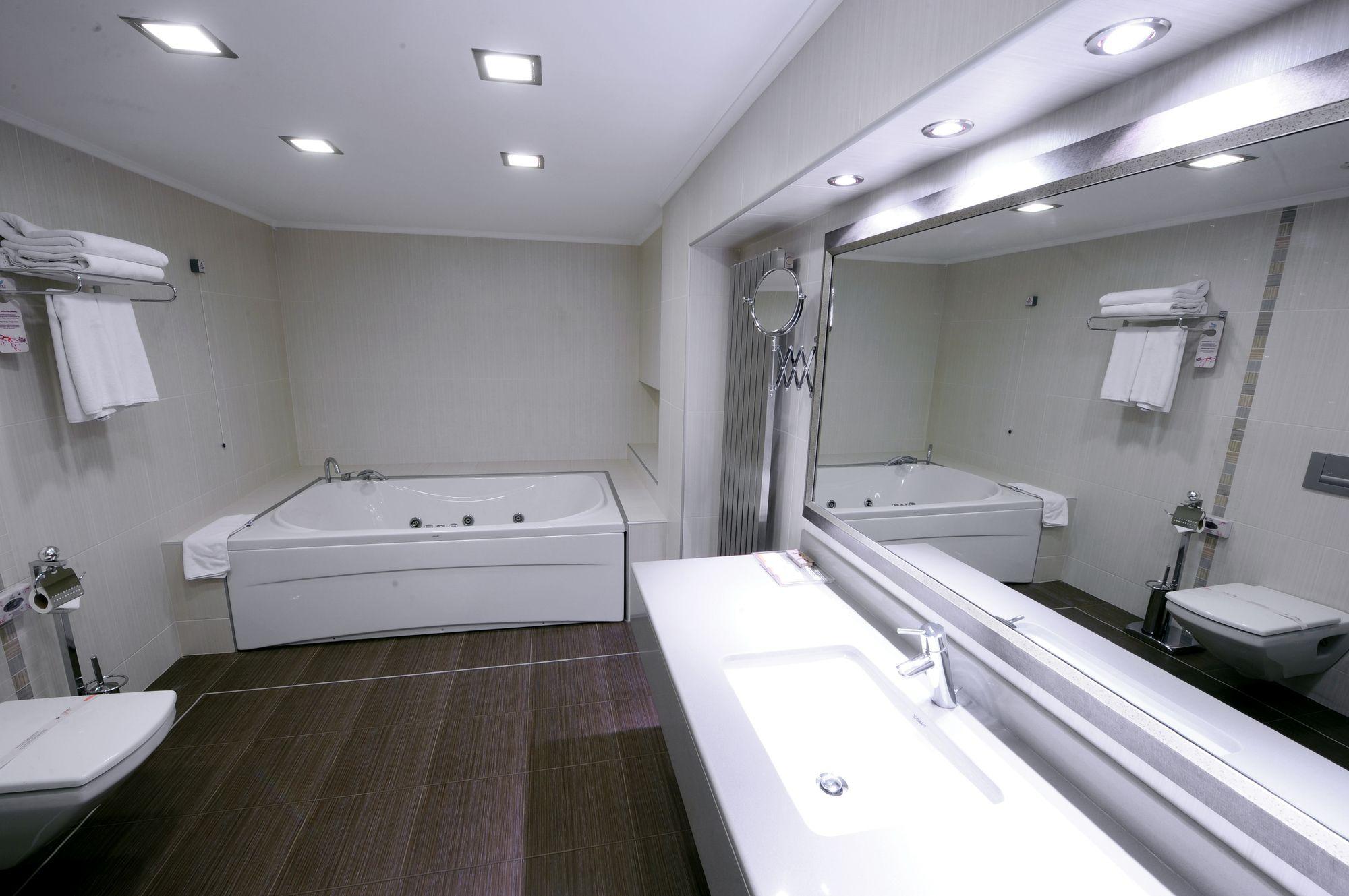 Grand Nora Hotel 4*